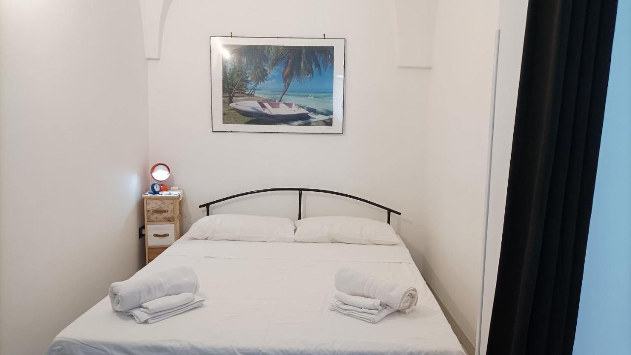 Miniecocasa Ottocentesca In Zona Free-Parking Ed Ecoclimatizzata Villa ออสตูนี ภายนอก รูปภาพ